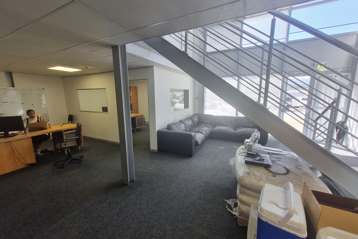 175m2 Industrial Offices To Let in Brackengate Business Park @ R21 875.00 excluding VAT - Photo 2