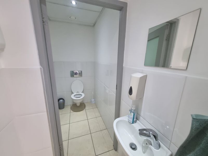 175m2 Industrial Offices To Let in Brackengate Business Park @ R21 875.00 excluding VAT - Photo 4