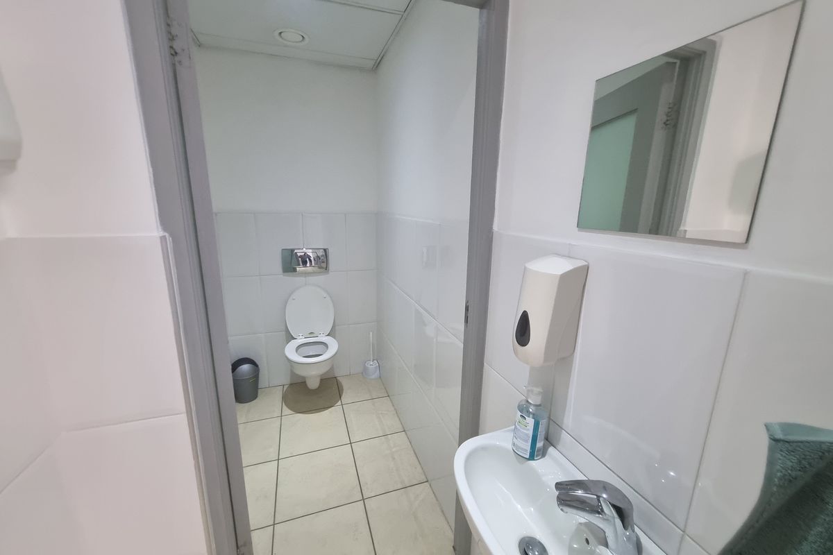 175m2 Industrial Offices To Let in Brackengate Business Park @ R21 875.00 excluding VAT - Photo 4