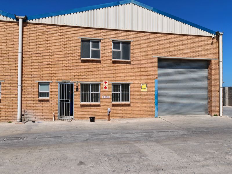 332m2 Industrial Warehouse TO LET in the Strand. - Photo 2