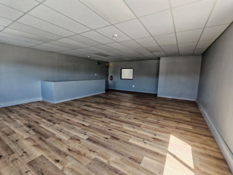 Brand New 768m2 Industrial Warehouse To Let in Firgrove , Somerset West. - Photo 9