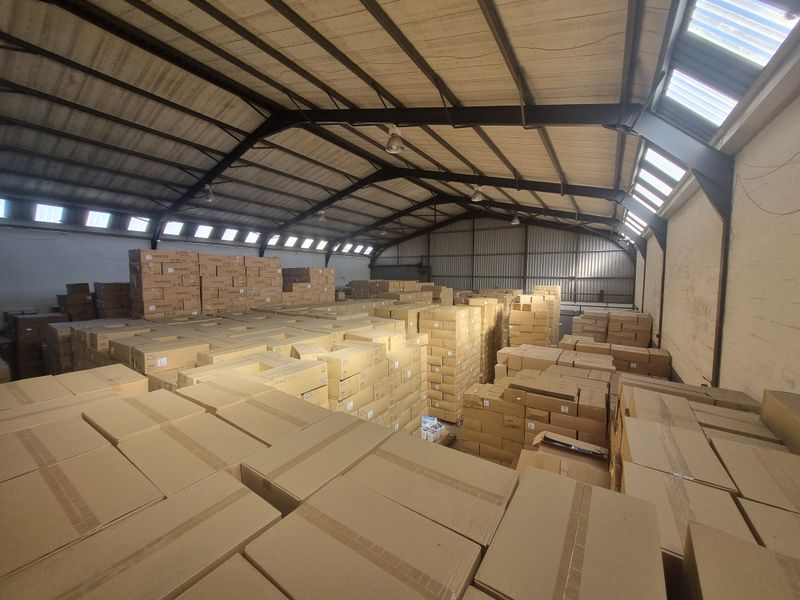 652m2 Industrial Warehouse Unit To Let in Okavango Park @ R45 640.00 excluding VAT - Photo 2