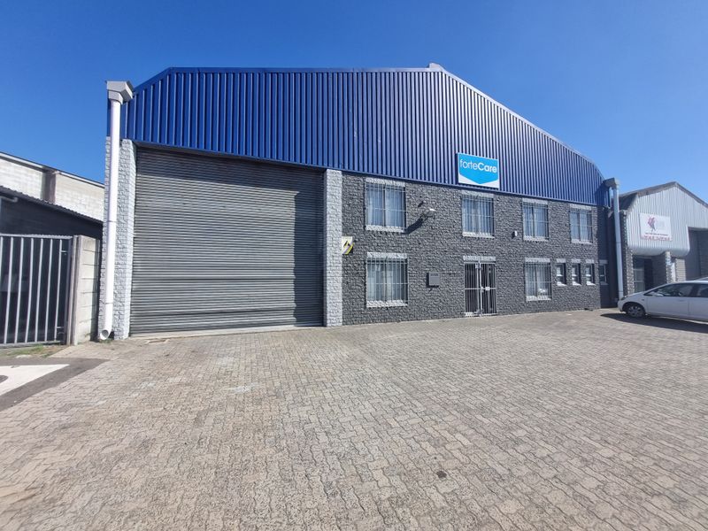 652m2 Industrial Warehouse Unit To Let in Okavango Park @ R45 640.00 excluding VAT - Photo 3