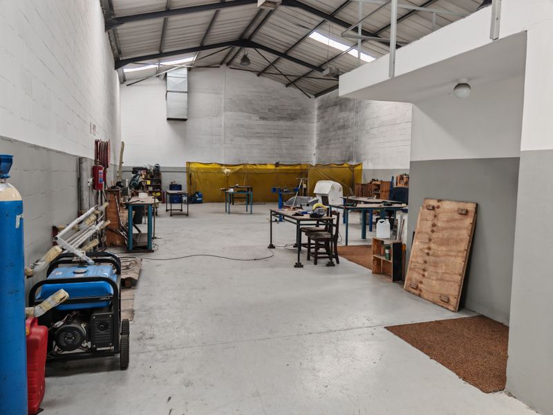 260m2  Warehouse TO LET in Saxenburg Park, Blackheath. - Photo 2