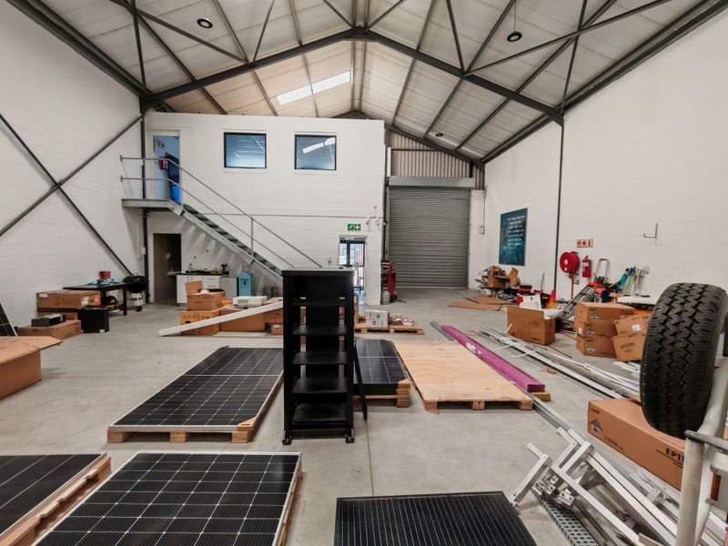 242m2 Industrial Warehouse To Let in Firgrove , Somerset West. - Photo 3