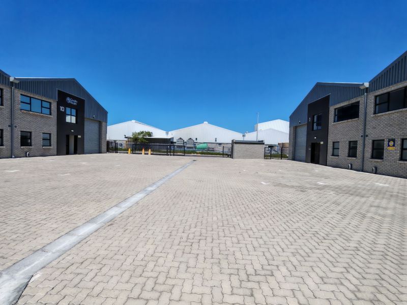 242m2 Industrial Warehouse To Let in Firgrove , Somerset West. - Photo 5