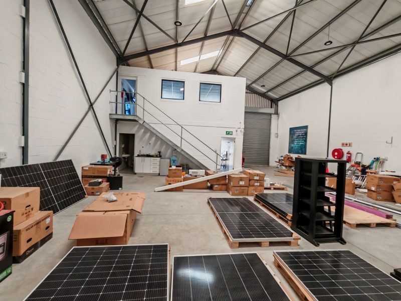 242m2 Industrial Warehouse To Let in Firgrove , Somerset West. - Photo 4