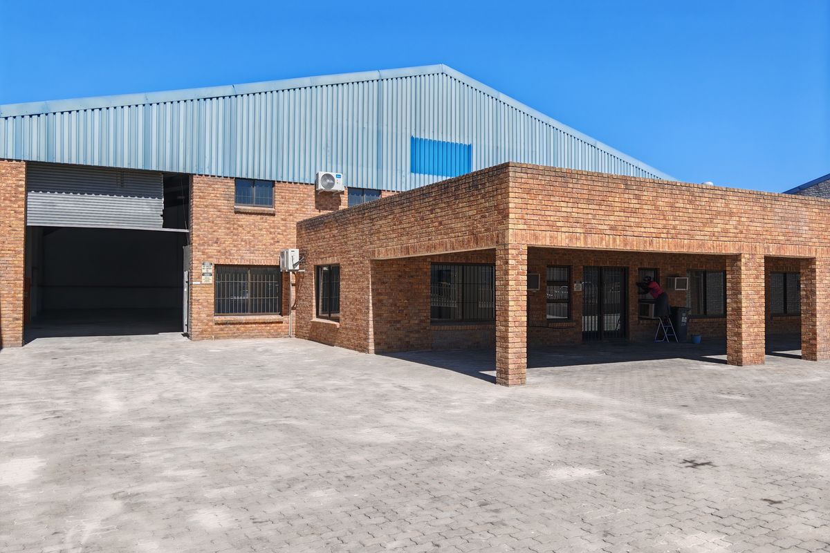 925m2 Warehouse with enclosed Yard area TO LET in Saxenburg Park 1, Blackheath. - Photo 3
