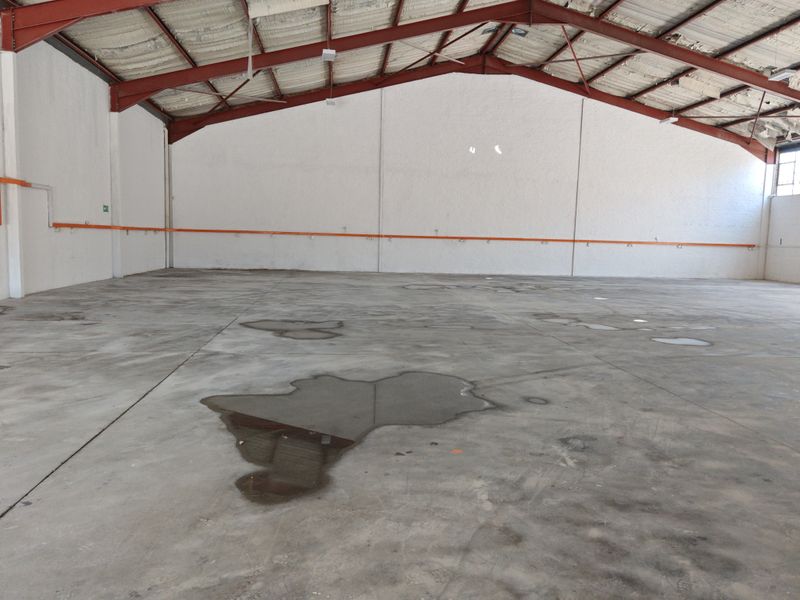 925m2 Warehouse with enclosed Yard area TO LET in Saxenburg Park 1, Blackheath. - Photo 5