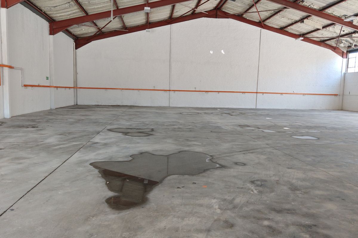 925m2 Warehouse with enclosed Yard area TO LET in Saxenburg Park 1, Blackheath. - Photo 5