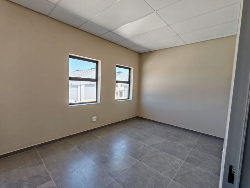 Brand New  211m2 Industrial Warehouse To Let in Firgrove , Somerset West. - Photo 8