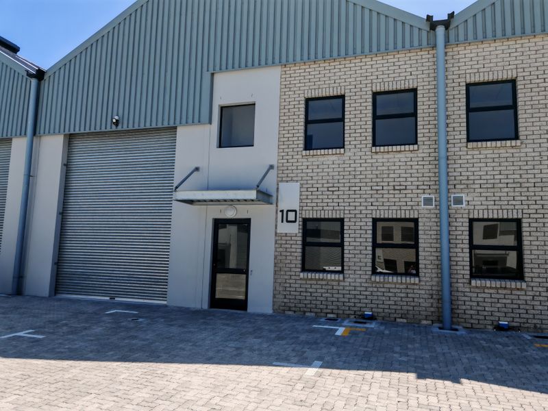 Brand New  211m2 Industrial Warehouse To Let in Firgrove , Somerset West. - Photo 2