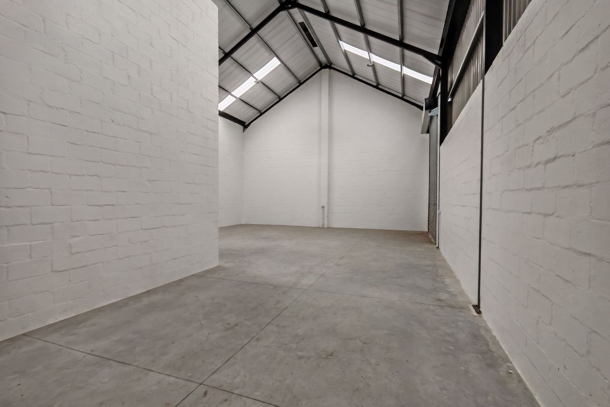 Brand New  211m2 Industrial Warehouse To Let in Firgrove , Somerset West. - Photo 3
