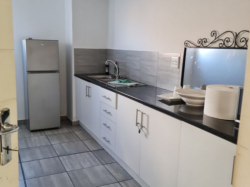 1166m2 Warehouse To Let in Saxenburg Park2. - Photo 6