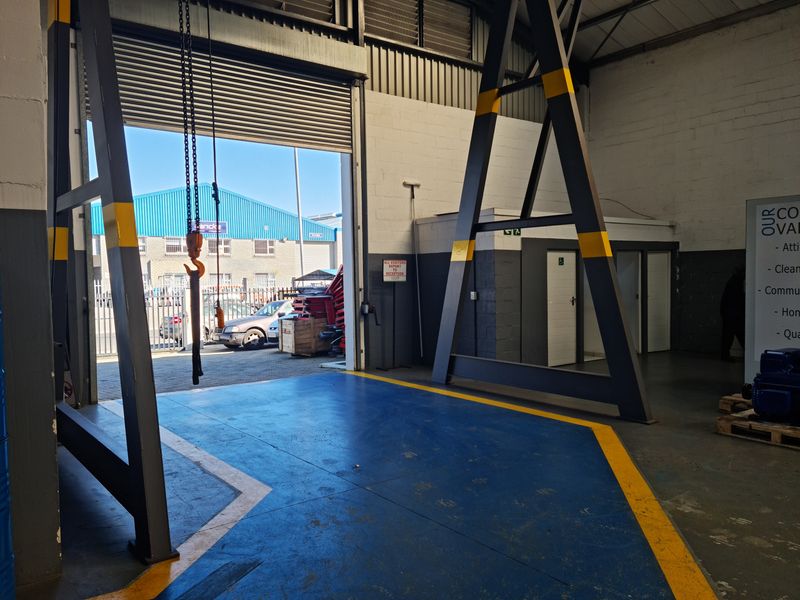 1166m2 Warehouse To Let in Saxenburg Park2. - Photo 4