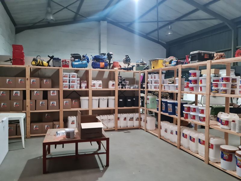 160m2 Industrial Unit TO LET in Somerset West Business Park. - Photo 10