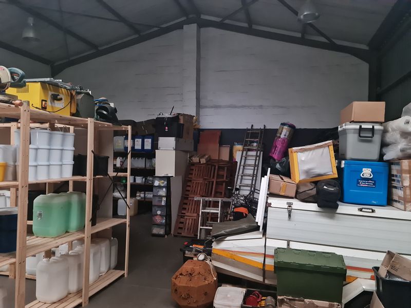 160m2 Industrial Unit TO LET in Somerset West Business Park. - Photo 9