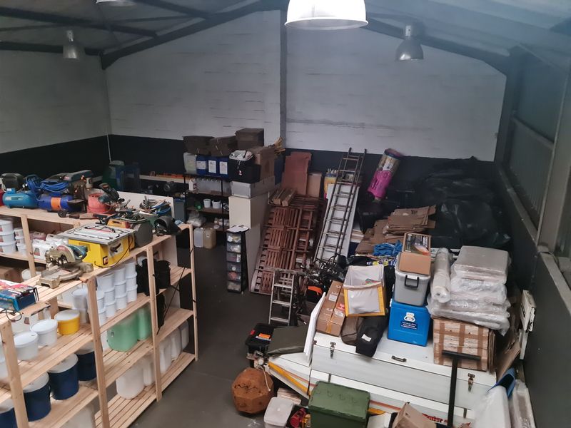 160m2 Industrial Unit TO LET in Somerset West Business Park. - Photo 8