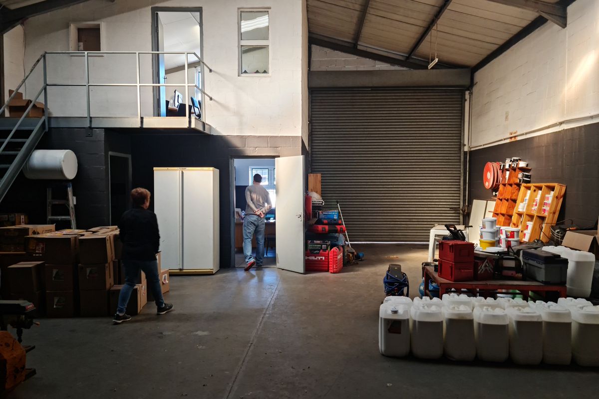 160m2 Industrial Unit TO LET in Somerset West Business Park. - Photo 3