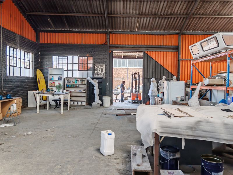 700m2  Warehouse with Enclosed Yard Area TO LET in Gants, Strand. - Photo 5