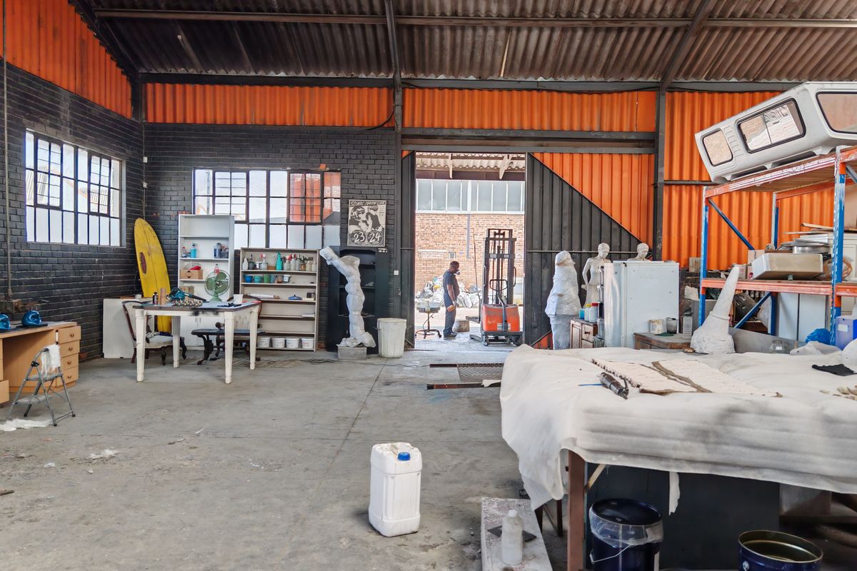 700m2  Warehouse with Enclosed Yard Area TO LET in Gants, Strand. - Photo 5