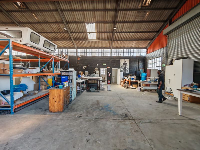 700m2  Warehouse with Enclosed Yard Area TO LET in Gants, Strand. - Photo 10