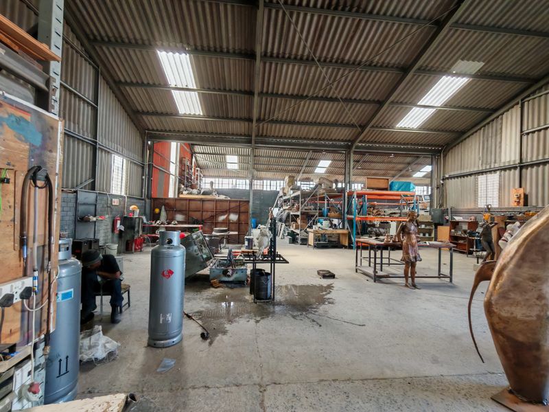 700m2  Warehouse with Enclosed Yard Area TO LET in Gants, Strand. - Photo 7