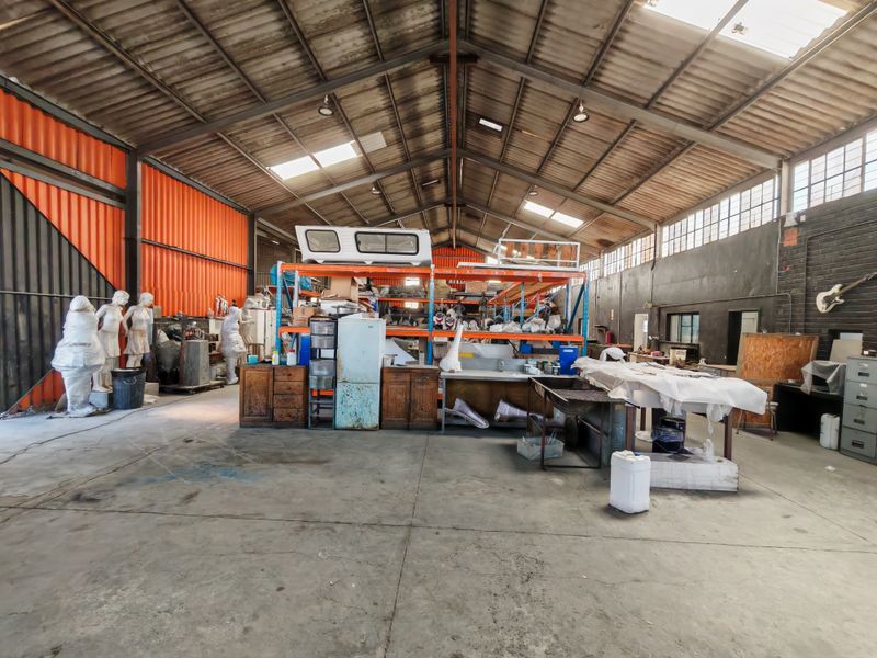 700m2  Warehouse with Enclosed Yard Area TO LET in Gants, Strand. - Photo 3