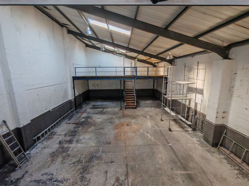 280m2 Industrial Warehouse with small Enclosed Yard Area To Let in the Strand. - Photo 5