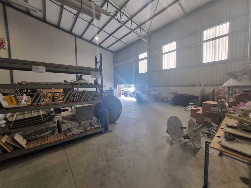 494m2 Industrial Offices To Let in Stikland Watershed Business Park @ R49 400.00 excluding VAT - Photo 10