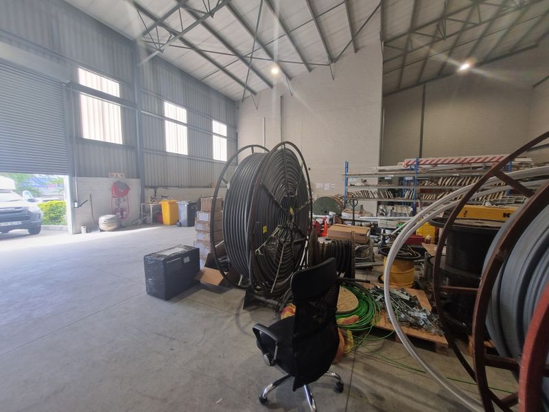 494m2 Industrial Offices To Let in Stikland Watershed Business Park @ R49 400.00 excluding VAT - Photo 9