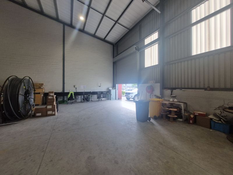 494m2 Industrial Offices To Let in Stikland Watershed Business Park @ R49 400.00 excluding VAT - Photo 7