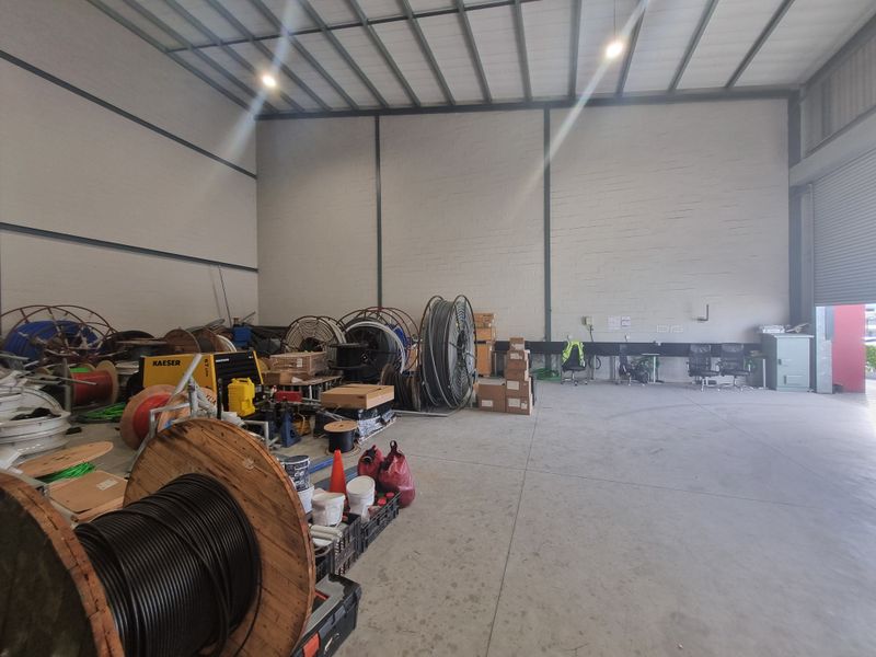 494m2 Industrial Offices To Let in Stikland Watershed Business Park @ R49 400.00 excluding VAT - Photo 5