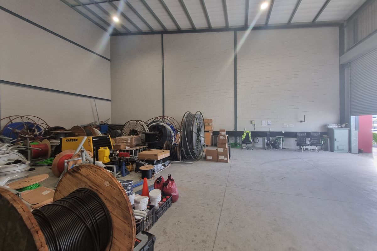 494m2 Industrial Offices To Let in Stikland Watershed Business Park @ R49 400.00 excluding VAT - Photo 5