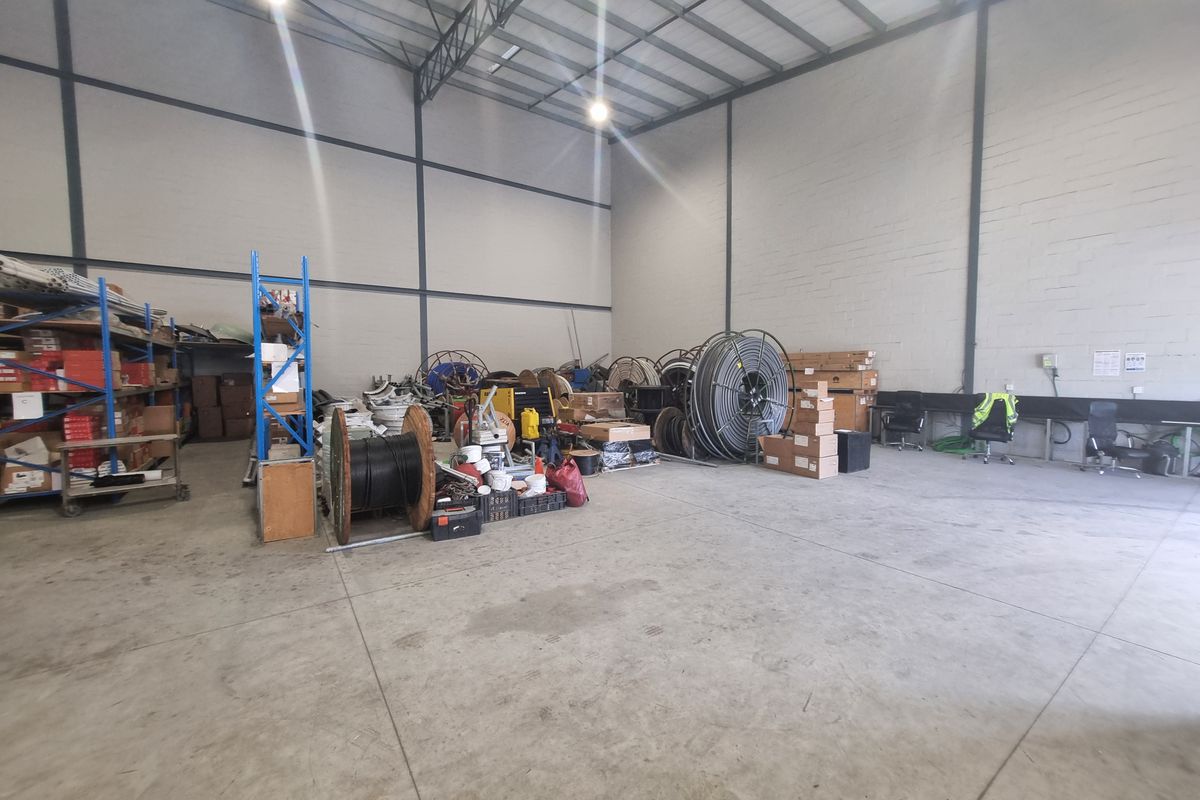 494m2 Industrial Offices To Let in Stikland Watershed Business Park @ R49 400.00 excluding VAT - Photo 4