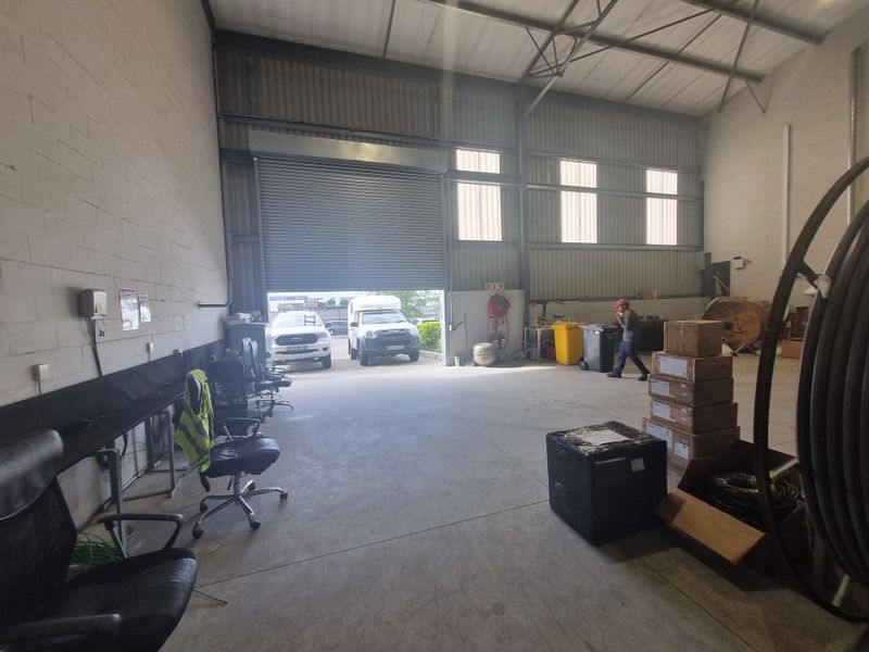 494m2 Industrial Offices To Let in Stikland Watershed Business Park @ R49 400.00 excluding VAT - Photo 3
