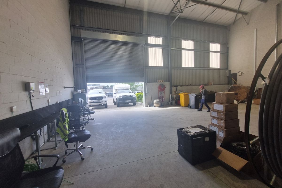 494m2 Industrial Offices To Let in Stikland Watershed Business Park @ R49 400.00 excluding VAT - Photo 3