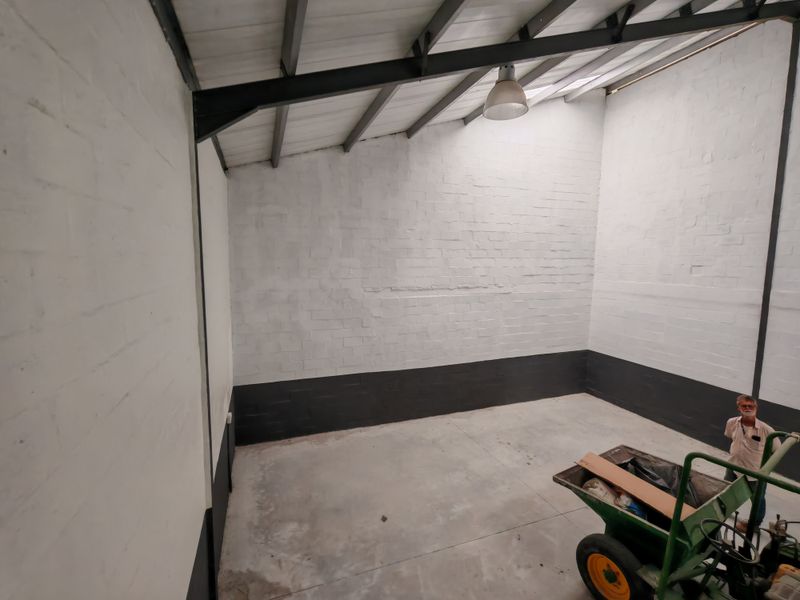 170m2 Industrial Warehouse To Let in the Strand. - Photo 8