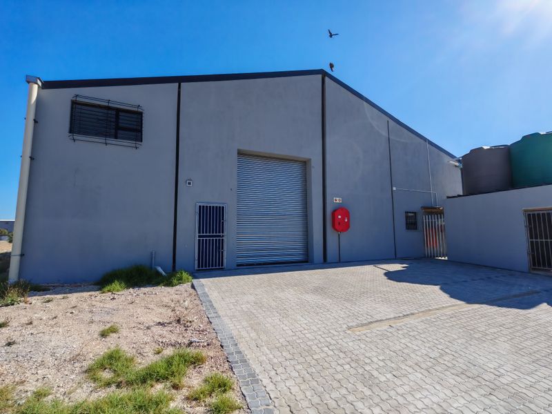 170m2 Industrial Warehouse To Let in the Strand. - Photo 7