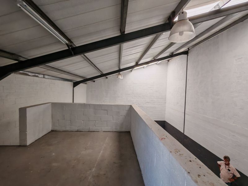 170m2 Industrial Warehouse To Let in the Strand. - Photo 3