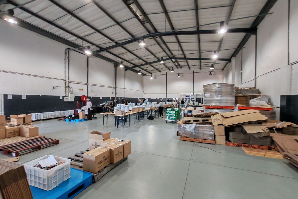 528m2  Warehouse TO LET in the Grove , Interchange ,Somerset West. - Photo 5