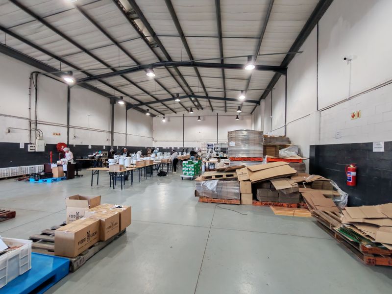 528m2  Warehouse TO LET in the Grove , Interchange ,Somerset West. - Photo 4