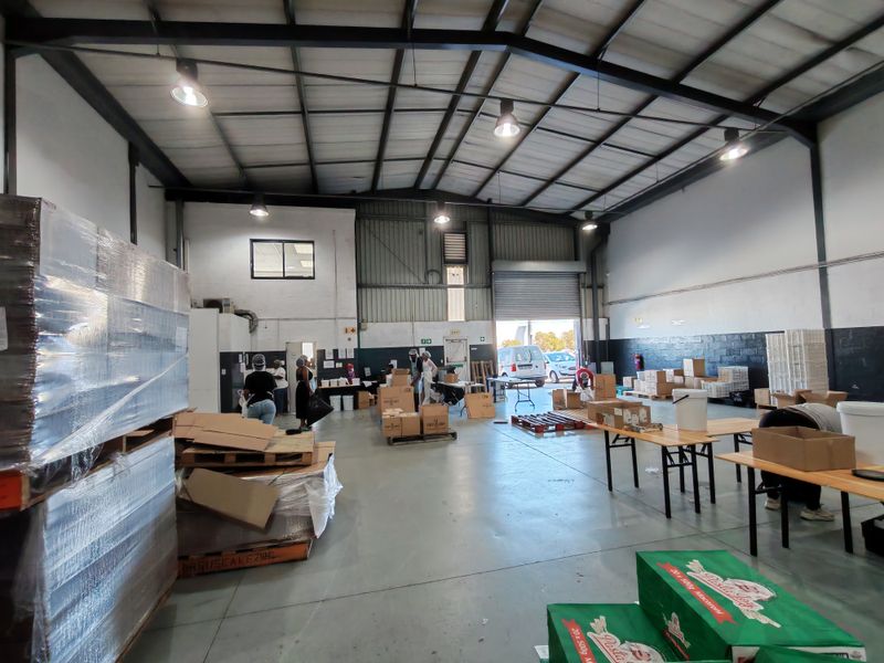 528m2  Warehouse TO LET in the Grove , Interchange ,Somerset West. - Photo 3