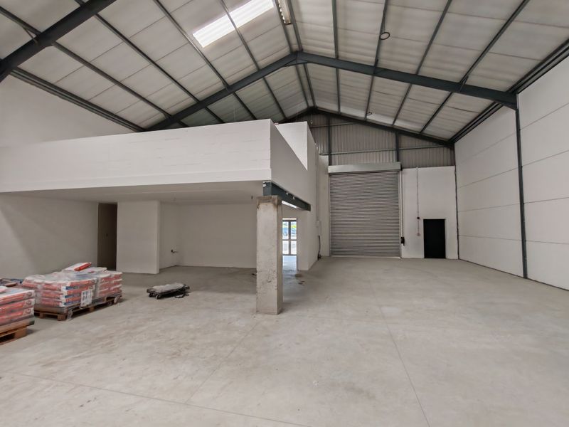 Modern 550m2 Warehouse For Sale in Firgrove Industrial Estate , Somerset West. - Photo 9