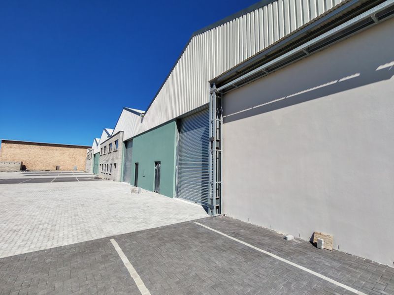Modern 550m2 Warehouse For Sale in Firgrove Industrial Estate , Somerset West. - Photo 8