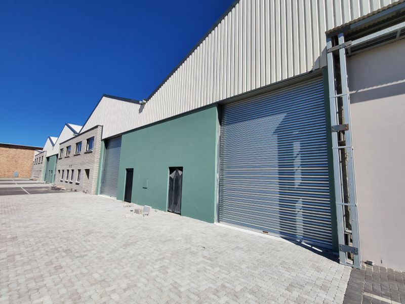Modern 550m2 Warehouse For Sale in Firgrove Industrial Estate , Somerset West. - Photo 6