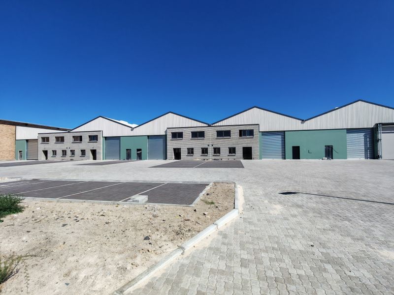 Modern 550m2 Warehouse For Sale in Firgrove Industrial Estate , Somerset West. - Photo 4