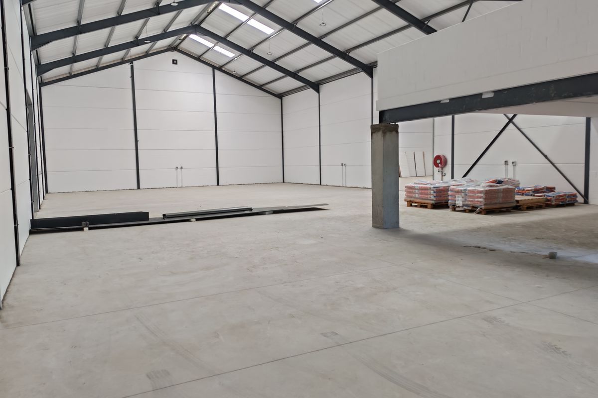 Modern 550m2 Warehouse For Sale in Firgrove Industrial Estate , Somerset West. - Photo 5