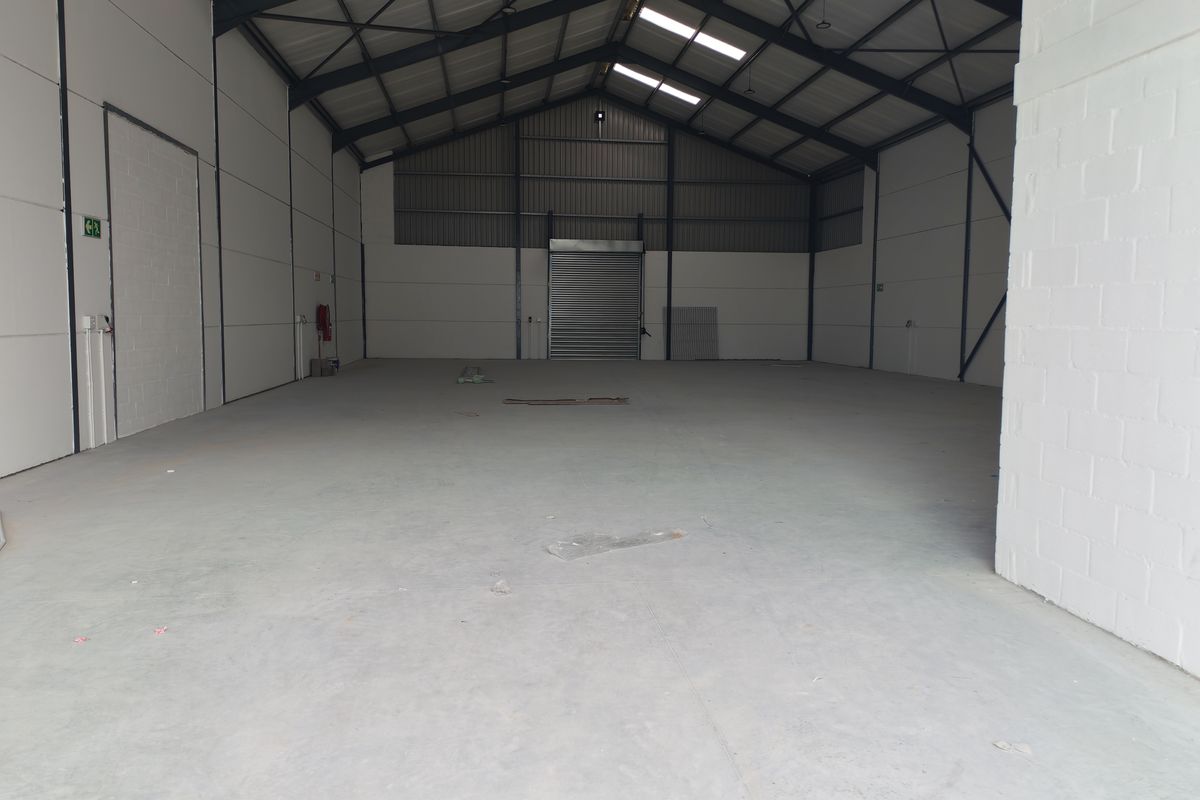 502m2 Warehouse with small yard For Sale in Firgrove Industrial Estate , Somerset West - Brand new - Photo 2