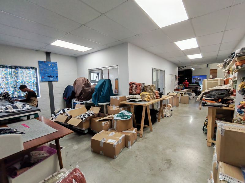 287m2 Unit / Office Space To Let in Firgrove , Somerset West - Photo 10